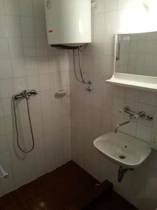 Гостевой дом Guest House Janovic Будва Двухместный номер с 2 отдельными кроватями-2