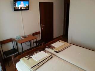 Гостевой дом Guest House Janovic Будва Двухместный номер с 2 отдельными кроватями-7