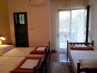 Гостевой дом Guest House Janovic Будва Трехместный номер-3